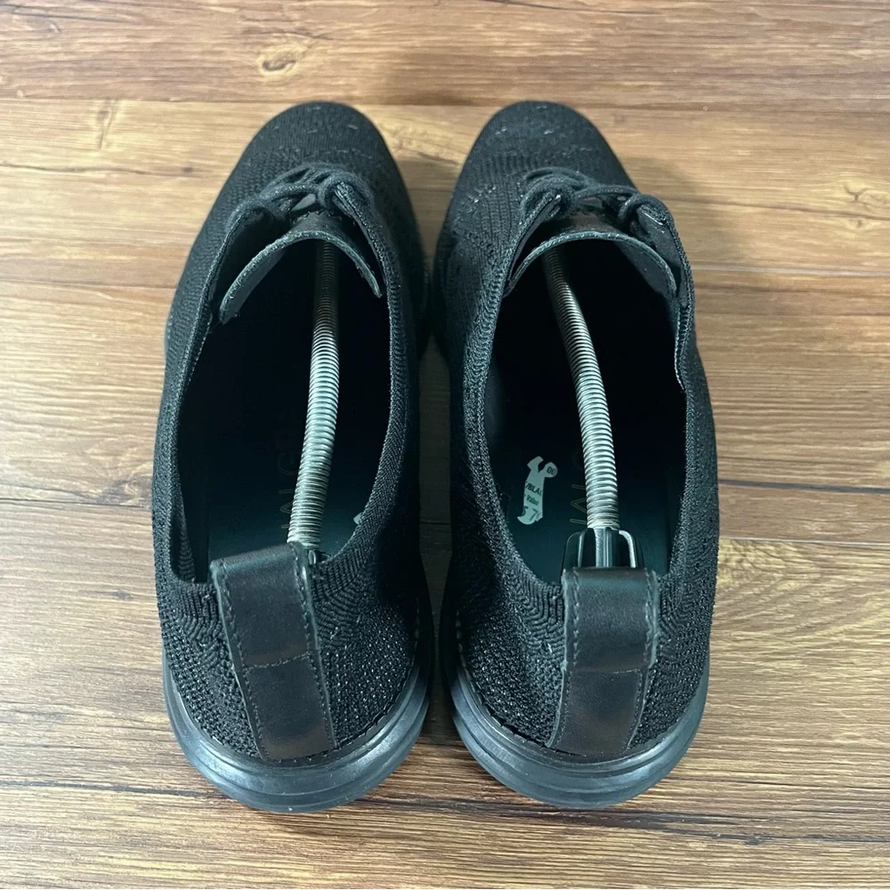 Cole Haan ships within